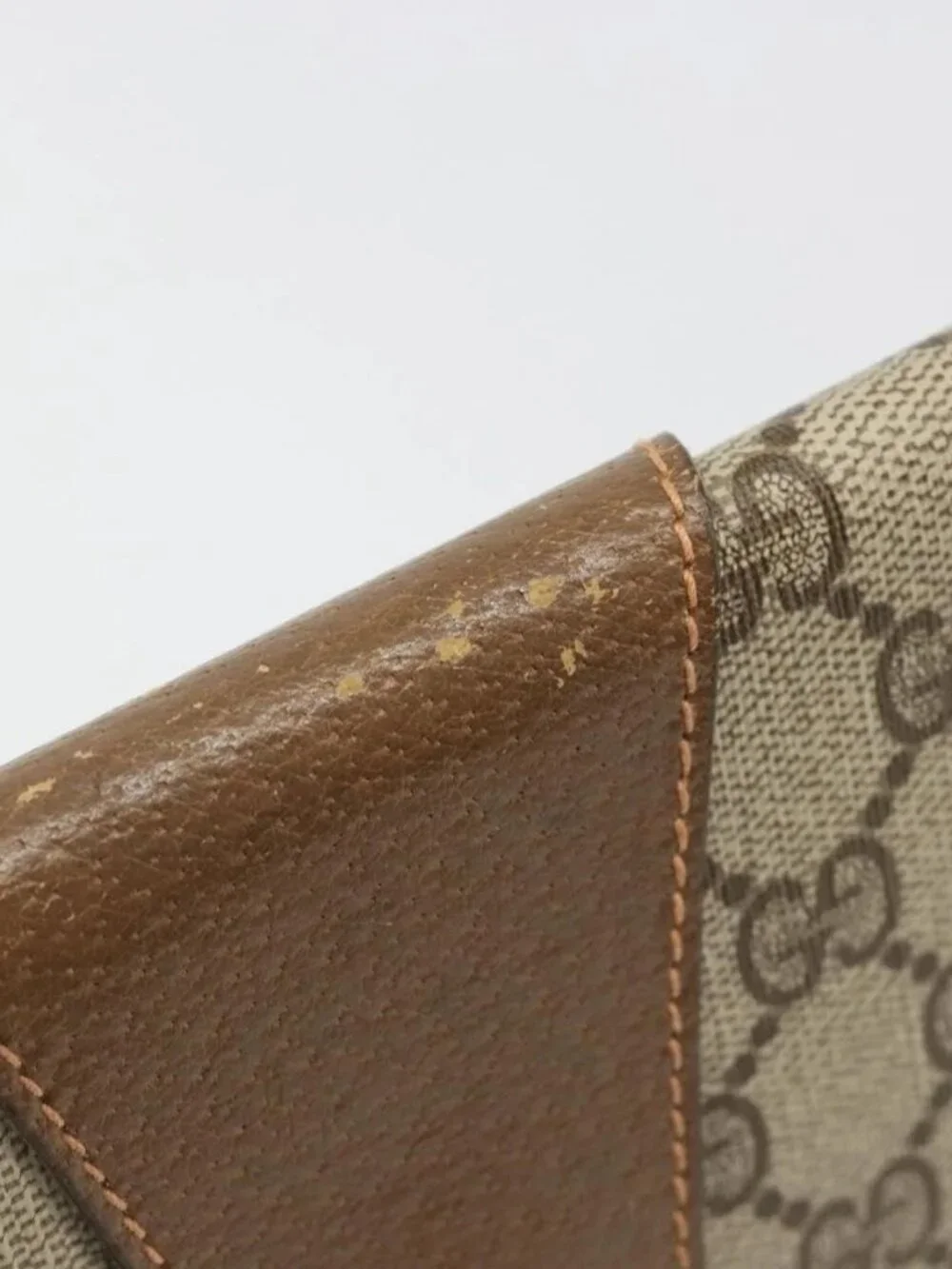 Gucci brand	gucci color	beige